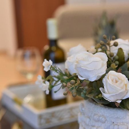 Tiny Treasure Apartment Athena Bagian luar foto