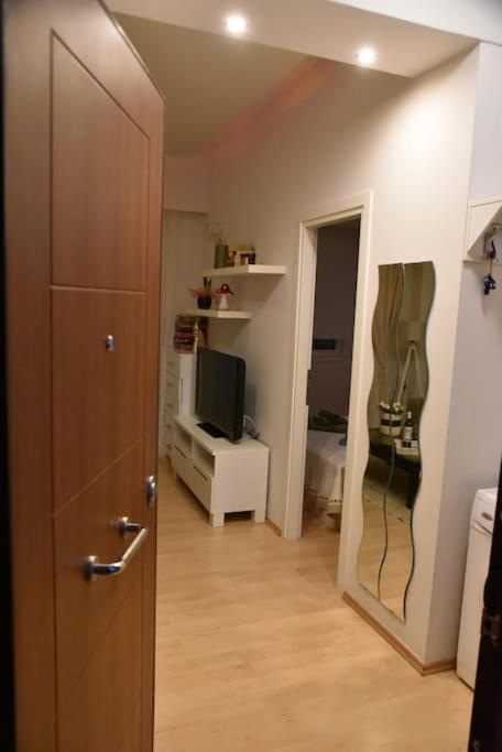 Tiny Treasure Apartment Athena Bagian luar foto